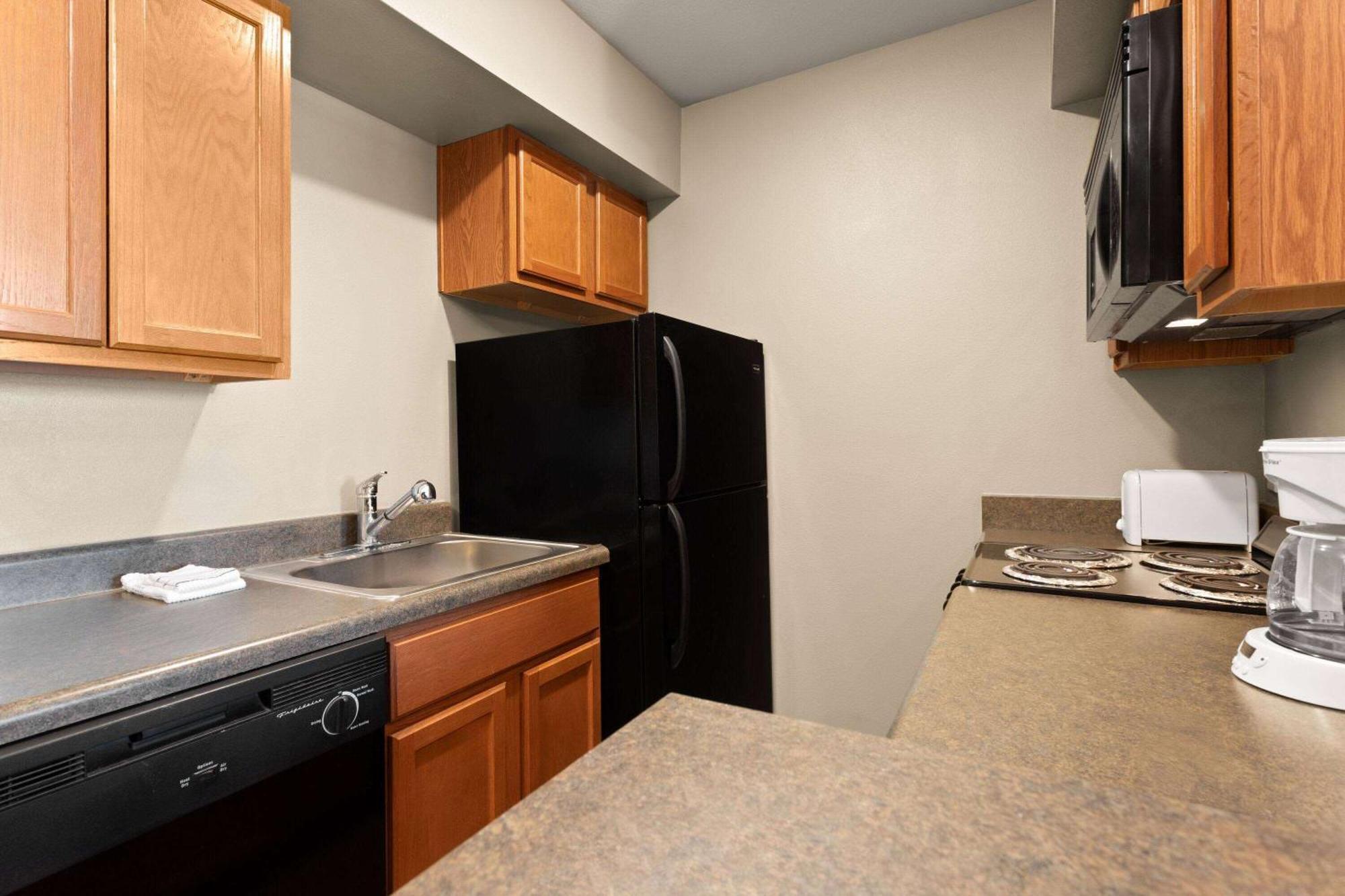 Eagle'S Den Suites Cotulla A Travelodge By Wyndham Zewnętrze zdjęcie